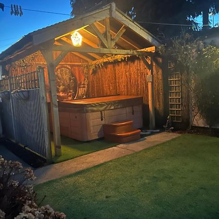 Acorn Cottage โอลเลอร์ตัน ภายนอก รูปภาพ