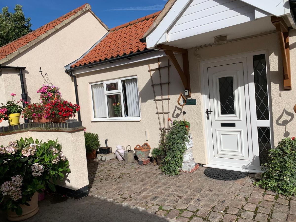 Acorn Cottage โอลเลอร์ตัน ภายนอก รูปภาพ